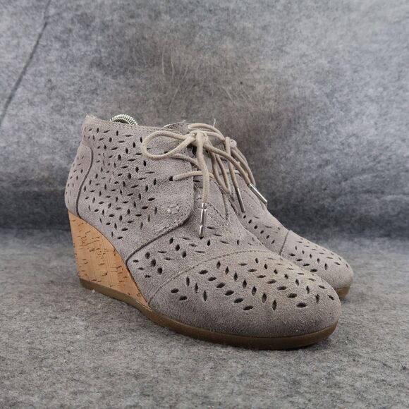 Toms Shoes Womens 7.5 Bootie Desert Wedge Drizzle Grey Suede Perforated Leaf - Picture 1 of 16
